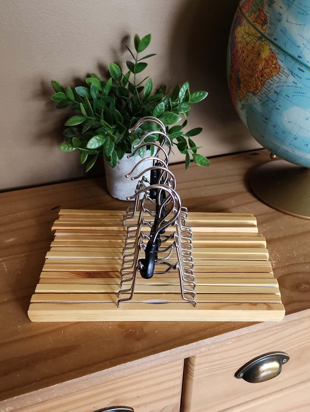 8 IKEA Bumerang Pant Hanger
